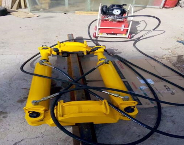 yls-600液壓鋼軌拉伸機(jī)鐵路工務(wù)器材yls大型內(nèi)燃軌道拉伸調(diào)整器